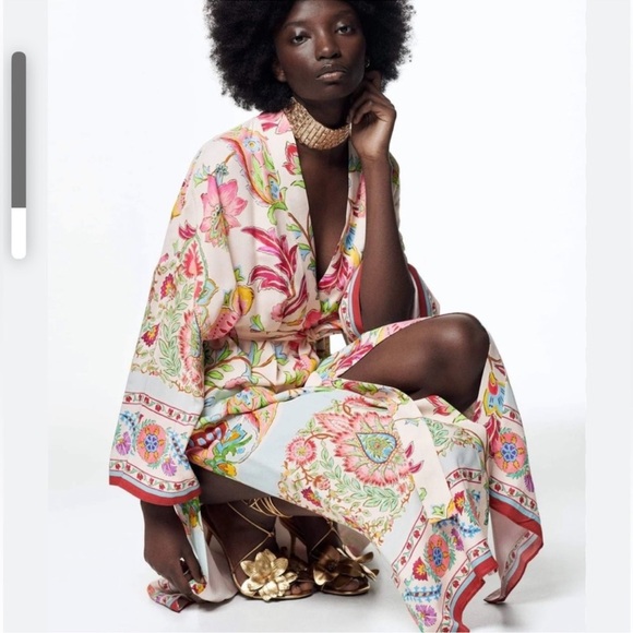 Zara Printed kimono satin dress with belt - Picture 4 of 15